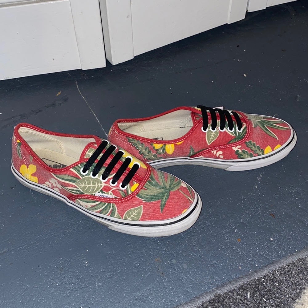 Vans Doren Red Plants